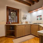 Fenice Charme Canal View شقة