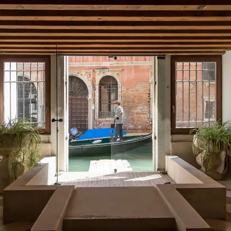 Fenice Charme Canal View Appartamento