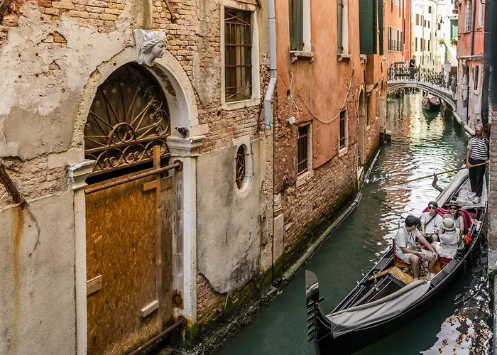 Lägenhet Fenice Charme Canal View Venedig